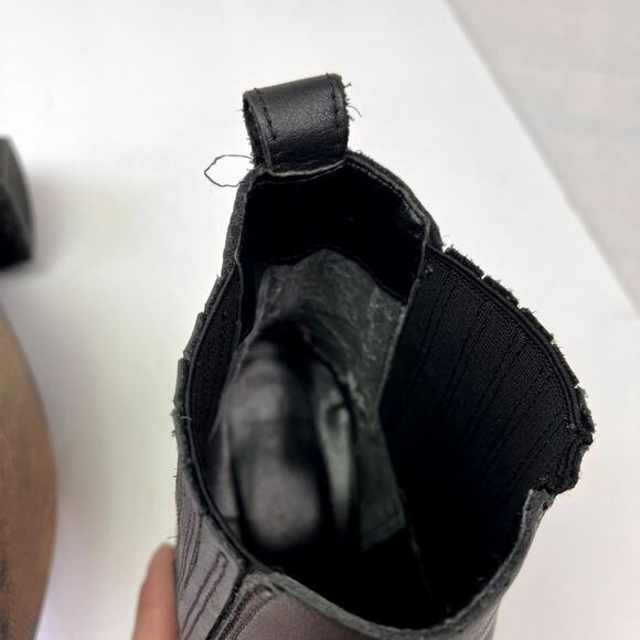 ALDO Boots Women's Size 8.5 Black Leather Chelsea Ankle Pointed Toe Western - Picture 12 of 15